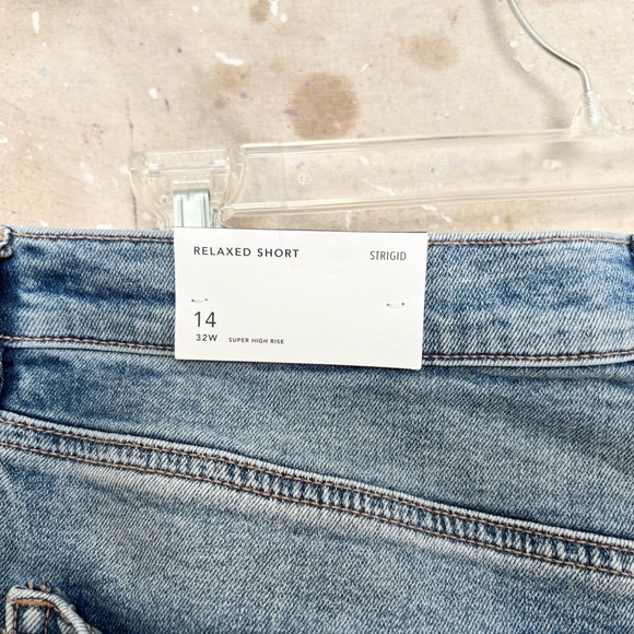 American Eagle Strigid Relaxed Distressed Short - Picture 4 of 4